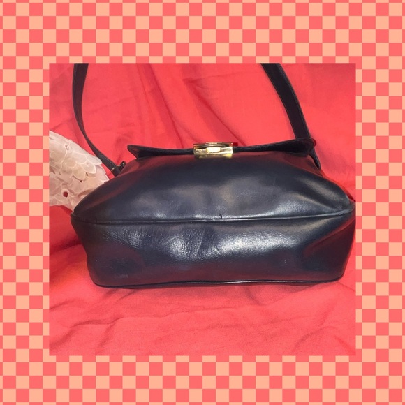 Vintage Gucci Shoulder Bag - Picture 5 of 11